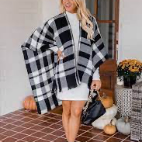 PINK LILY BEHIND THE SCENES BLACK/WHITE PLAID PONCHO - Picture 5 of 5